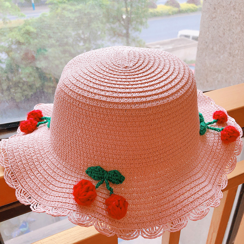 6.ピンクの帽子4つのさくらんぼ