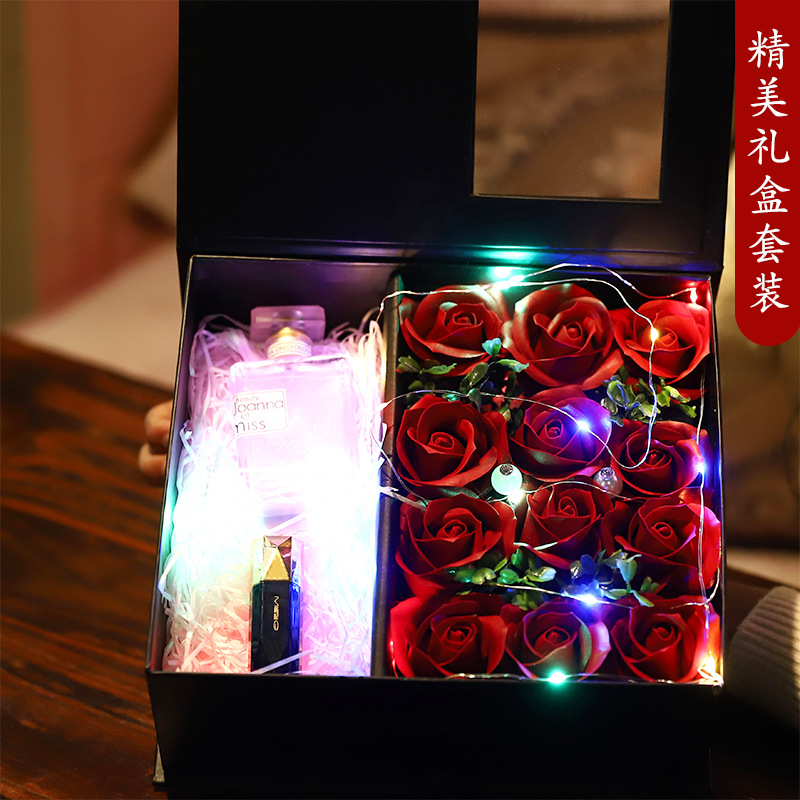 ボックス+香水+口紅+12本のバラの花