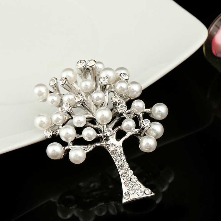銀色の真珠の木
