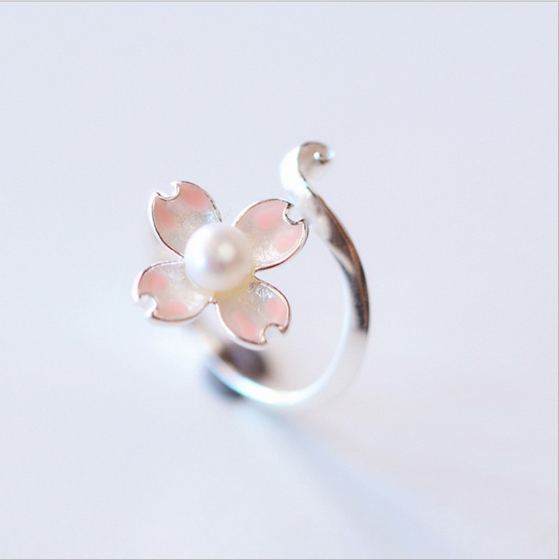 ピンクの花の指輪