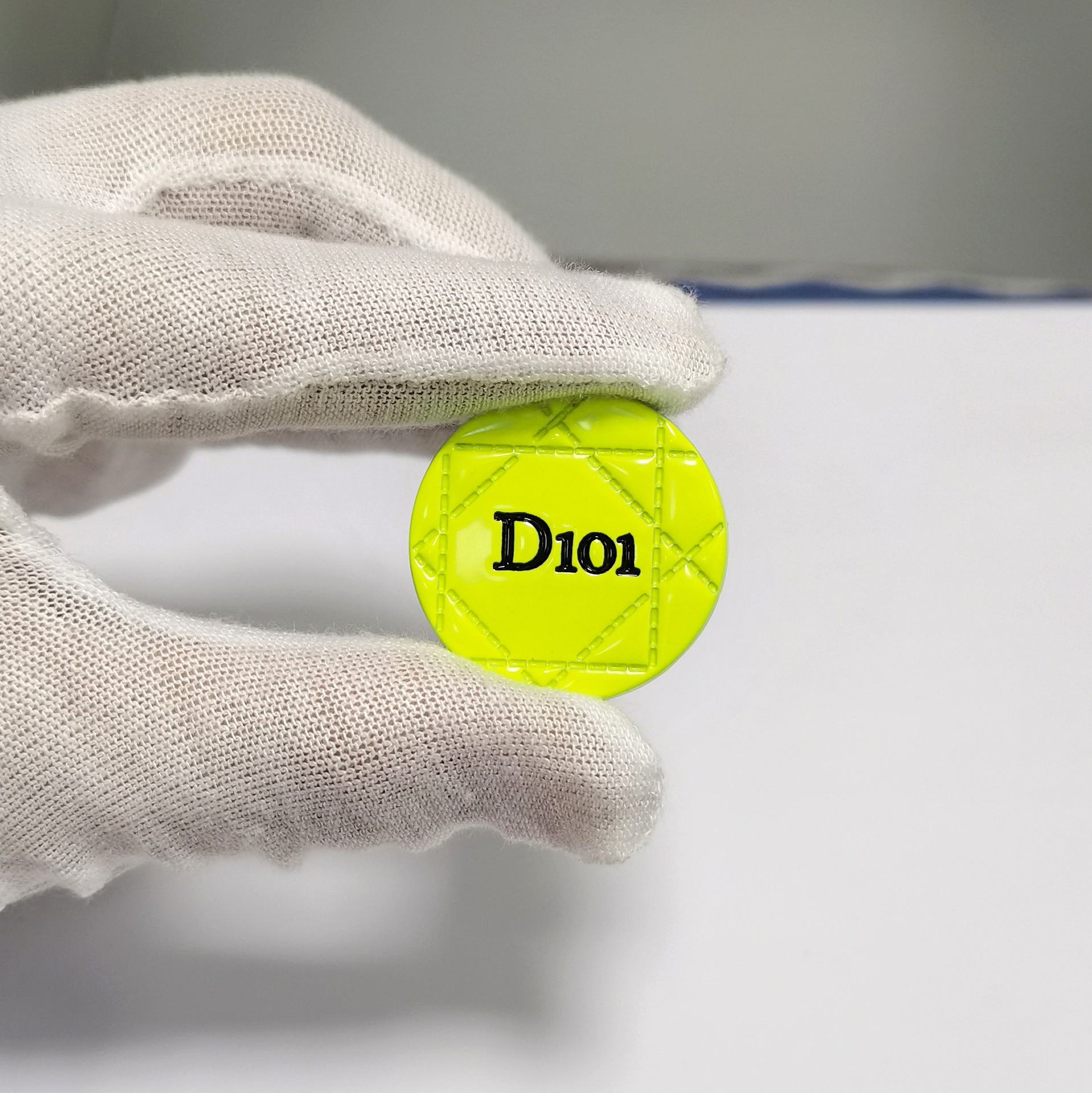 DIOR 点字 荧光副本