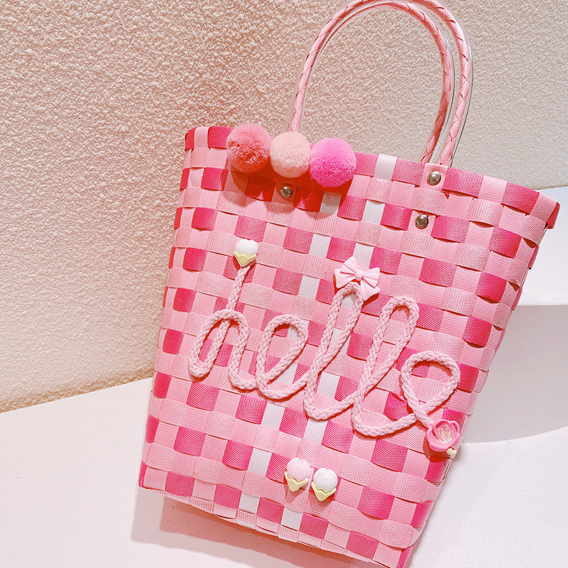 13.A 15ピンクのhello編みバッグ