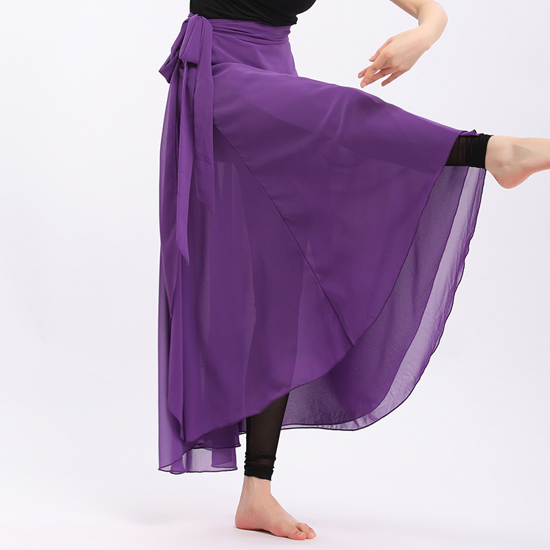 スカートの濃い紫