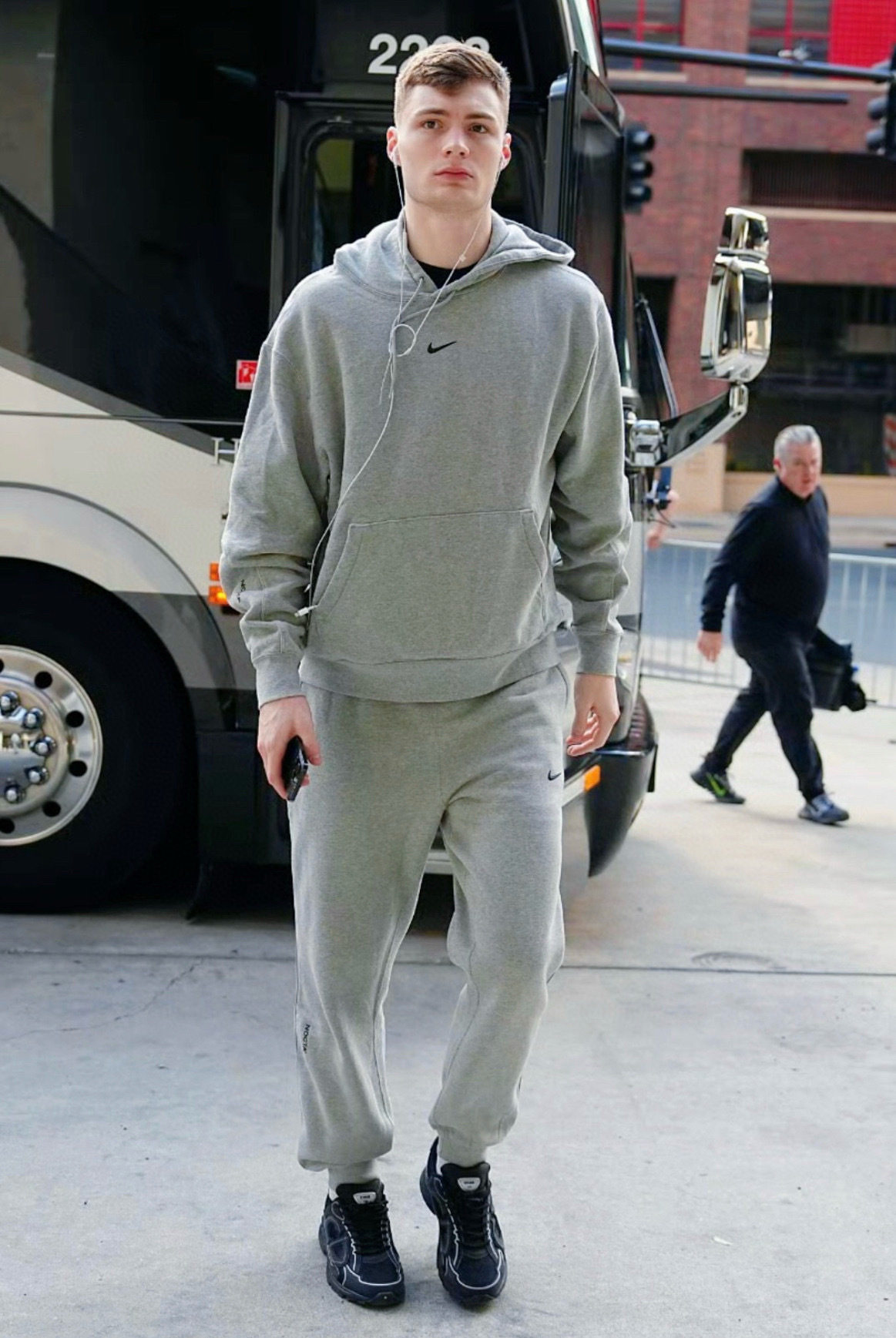 5B6778A5225F167A6D40651708A340