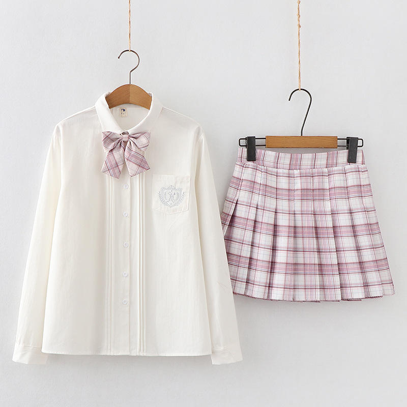 白いシャツ+ピンクリボン+ピンクスカート